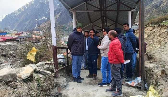 जिलाधिकारी ने बद्रीनाथ धाम में मास्टर प्लान के कार्यों का किया स्थलीय निरीक्षण